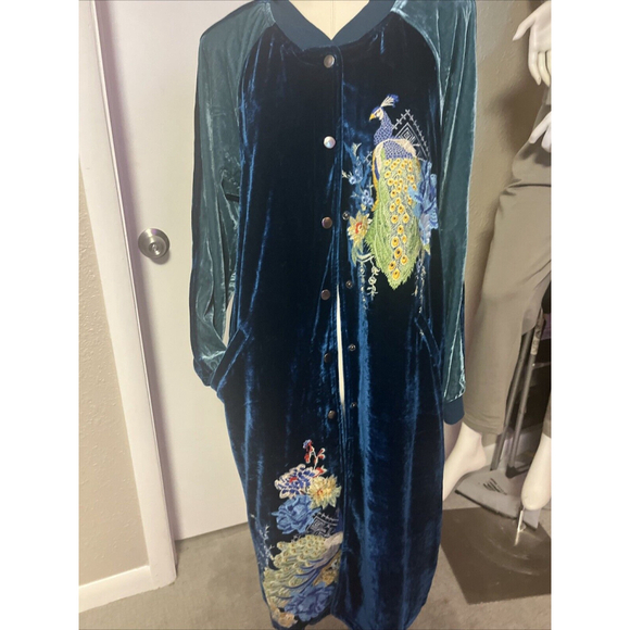 X-Large NWT Women’s Velvet Embroidered Varsity Duster Jacket Blue By Paparazzi - Picture 12 of 13